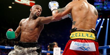 Video: Who would win in a fight – Floyd Mayweather Jnr or a rattlesnake?