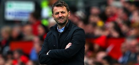 Aston Villa boss Tim Sherwood snaps his hamstring getting angry…his reaction is typical Sherwood (Video)
