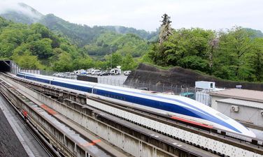 Japanese train smashes world speed record