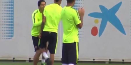 Video: Neymar knees Luis Suarez in the family jewels