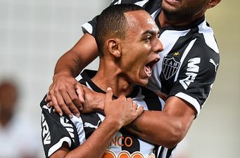 Vine: Brazilian Rafael Carioca scores absolute screamer in Copa Libertadores