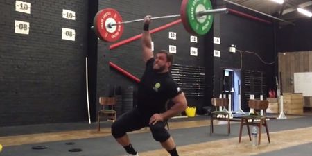 Video: World Champion Russian weightlifter Dmitry Klokov just snatching 90kg barbell with ONE hand