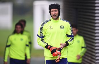 Report: Arsenal sign Petr Cech for £11m…