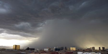 Las Vegas rainstorm captured in stunning time-lapse image