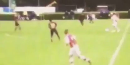 14-year-old Arsenal player scores halfway-line screamer against Barcelona (Vine)