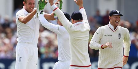 England destroy Australia to close in on Ashes victory (video)