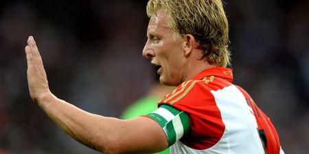 Photographers scrap after Dirk Kuyt scores for Feyenoord (video)