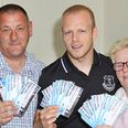 Everton’s Steven Naismith helps out unemployed fans
