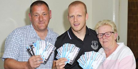 Everton’s Steven Naismith helps out unemployed fans
