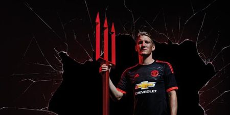 Manchester United unveil their new black third kit (Video)