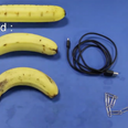 How to charge your mobile phone with a banana (Video)