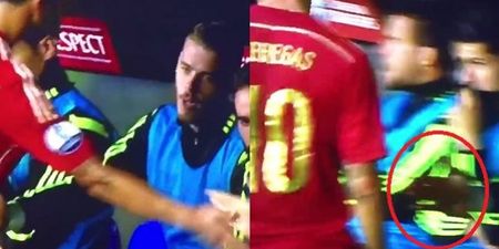 Cesc Fabregas leaves David de Gea hanging with awkward non-handshake (Video)