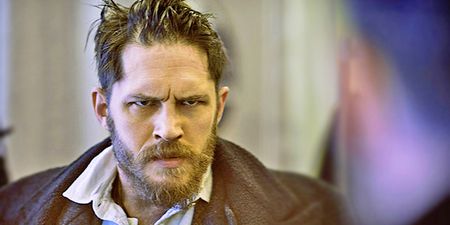 Tom Hardy handles this question about his sexual preferences brilliantly (Video)