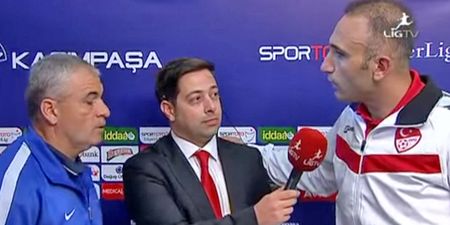 Turkish referee interrupts manager’s interview to apologise for mistake (Video)