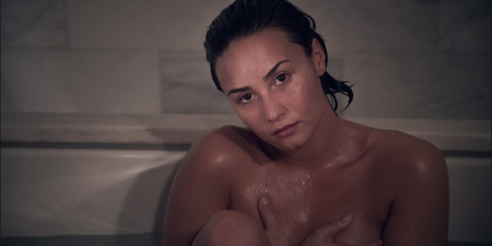 Demi Lovato did a nude no-makeup photoshoot and the internet went crazy (Pics)