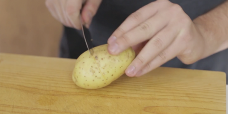 This ingenious method of peeling potatoes could be a game-changer (Video)