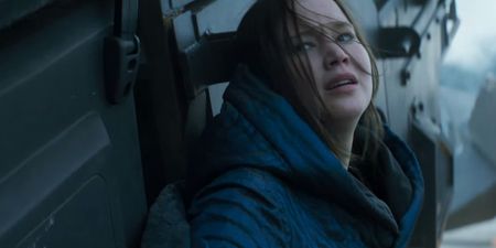 This new Hunger Games: Mockingjay trailer hints at a brilliant climax (Video)
