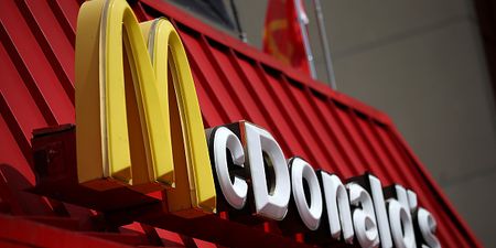 Man prompts furious reaction after proposing to his girlfriend… in McDonald’s
