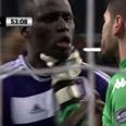 VIDEO: Victor Valdes loses his cool and grabs opponent by the throat