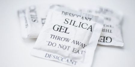 VIDEO: So THIS is what those little silica bags are for…and they’re bloody useful