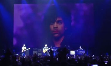 Noel Gallagher played a spine-tingling live version of ‘Live Forever’ as tribute to Prince