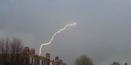 A lightning bolt strikes a jet just before it lands in Heathrow