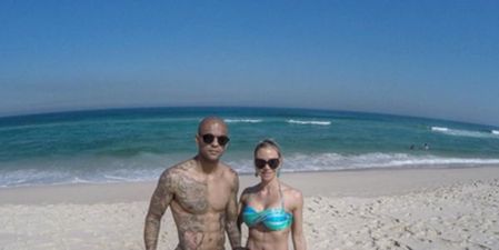 Felipe Melo’s workout routine involves his girlfriend really working her core