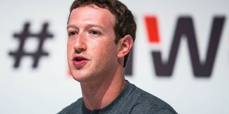 Somebody noticed three creepy things in this photo of Mark Zuckerberg