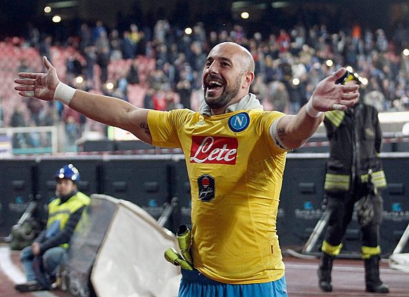 NAPLES, ITALY - JANUARY 06: Pepe Reina of Napoli celebrates after the Serie A match between SSC Napoli and Torino FC at Stadio San Paolo on January 6, 2016 in Naples, Italy. (Photo by Maurizio Lagana/Getty Images)
