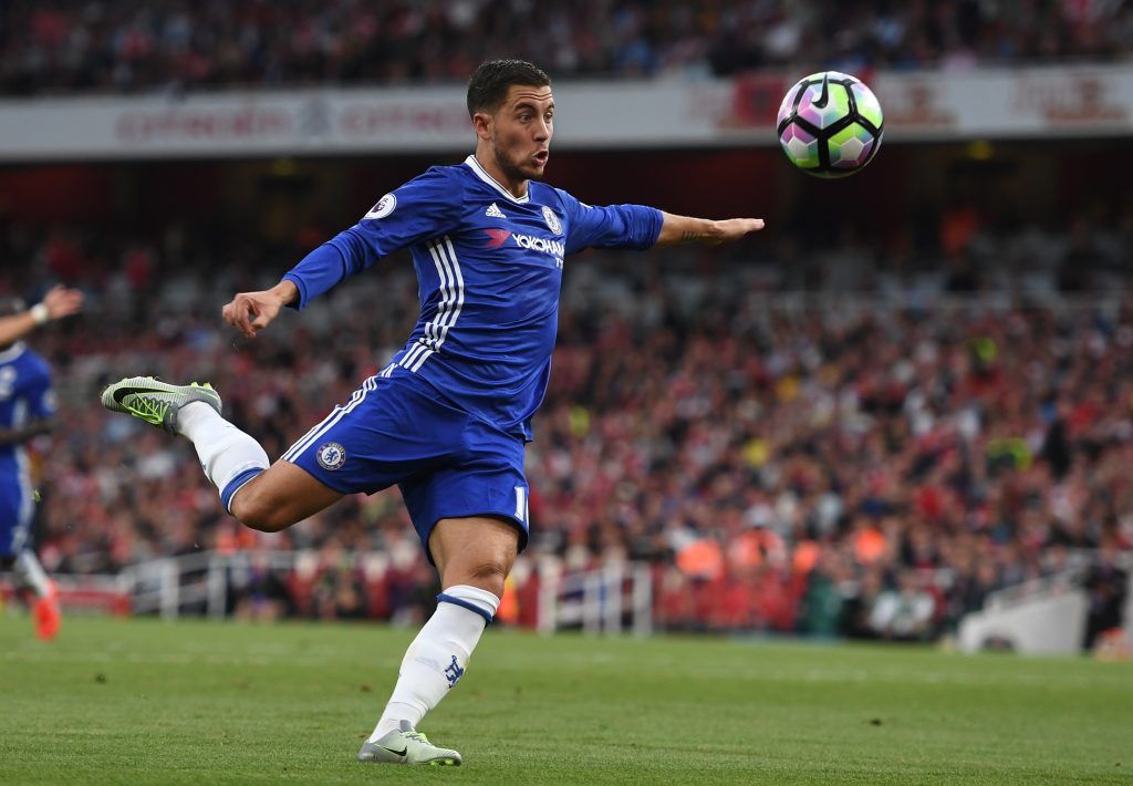 LONDON, ENGLAND - SEPTEMBER 24: Eden Hazard of Chelsea volleys during the Premier League match between Arsenal and Chelsea at the Emirates Stadium on September 24, 2016 in London, England. (Photo by Shaun Botterill/Getty Images)