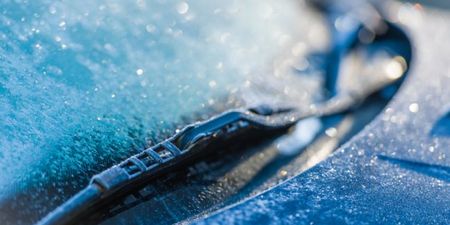 Everyone needs to know this simple trick for defrosting windshields in seconds