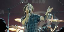 Pearl Jam singer gives $10,000 to needy family after seeing the mother’s appeal online