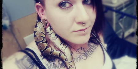 This woman got her pet snake stuck in her earlobe and it’s metal as f**k