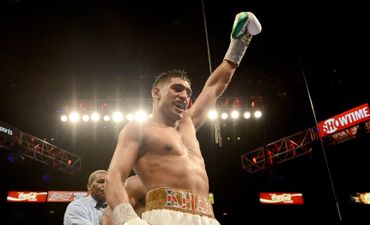 Amir Khan knocks out Phil Lo Greco inside 40 seconds