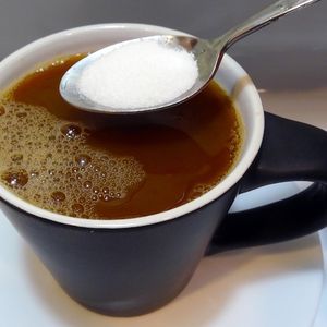 Tea or coffee (with sugar)
