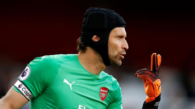 Petr Cech wears his helmet for contract negotiations on FIFA 19 Career Mode