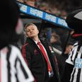 Alexis Sanchez kicked out of Solskjaer’s seat on Man Utd bench after injury