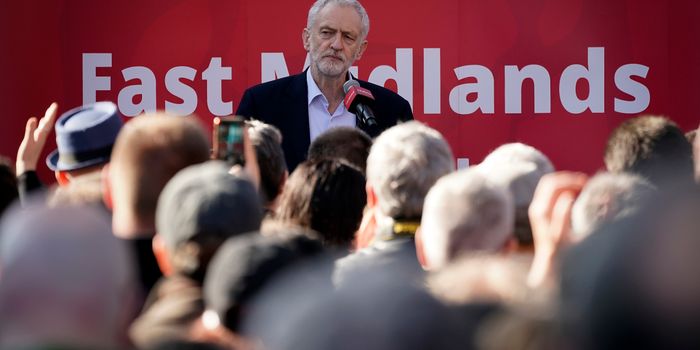 BEESTON, ENGLAND - FEBRUARY 23: Labour Party leader, Jeremy Corbyn speaks during a rally at Voluntary Action Broxtowe on February 23, 2019 in Beeston, England. Beeston is the constituency of former conservative MP Anna Soubry. Soubry recently quit the Conservative Party along with fellow MPs Sarah Wollaston and Heidi Allen. All three are now members of the newly formed 'The Independent Group' (TIG). (Photo by Christopher Furlong/Getty Images)