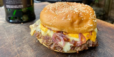 How to make the ultimate BBQ cheeseburger
