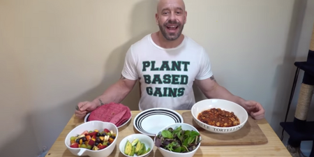 Vegan bodybuilder outlines everything he eats in a day to build muscle