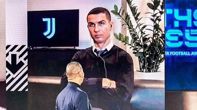 ‘Mardy’ Ronaldo looks fed up as Lewandowski beats him to FIFA award