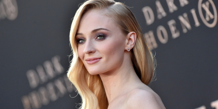 Game of Thrones star Sophie Turner takes swipe at anti-mask COVID sceptics