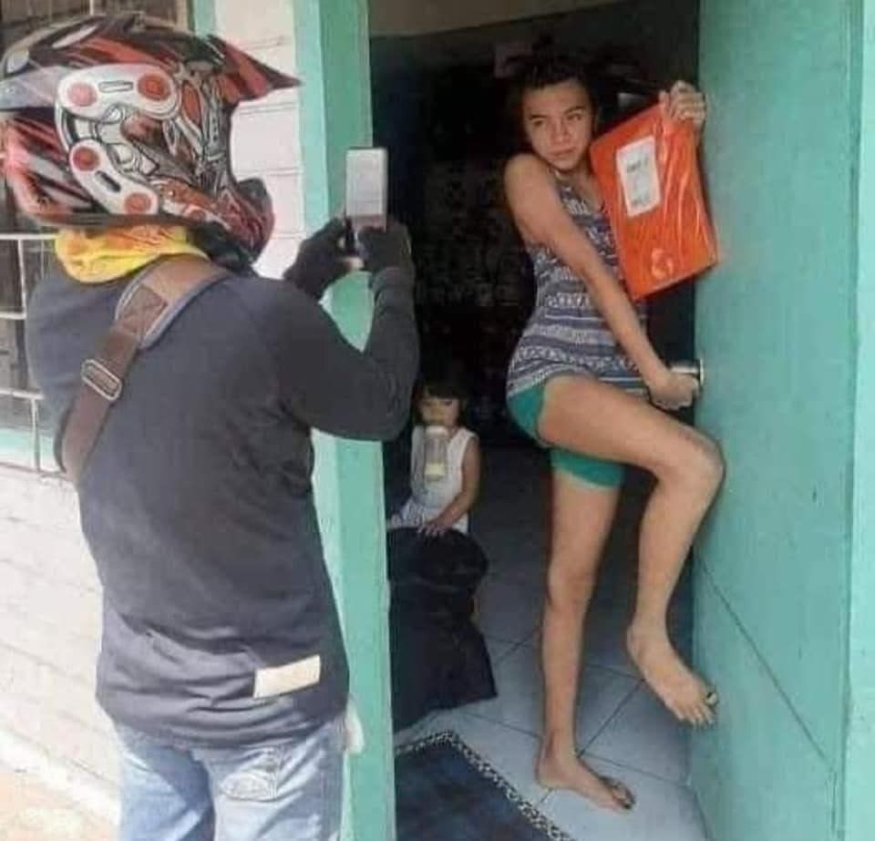 Funny proof of delivery photoshoots