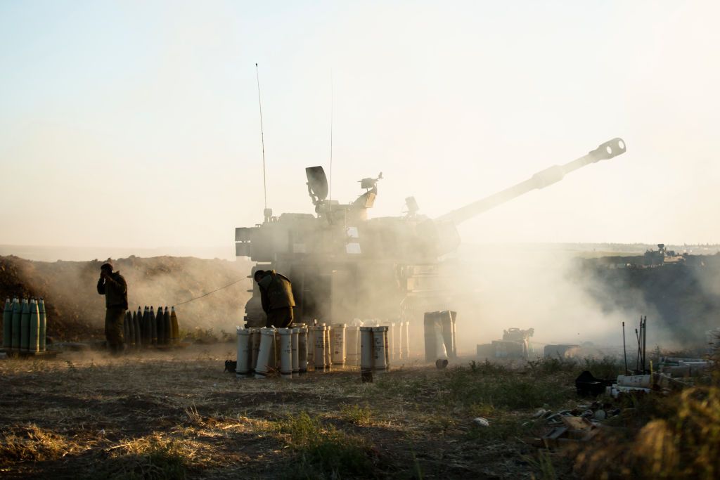 Tanks and artillery continue assault on Gaza