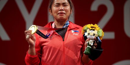 Filipino Olympic weightlifter will be given $660,000 and 2 houses for winning country’s first gold