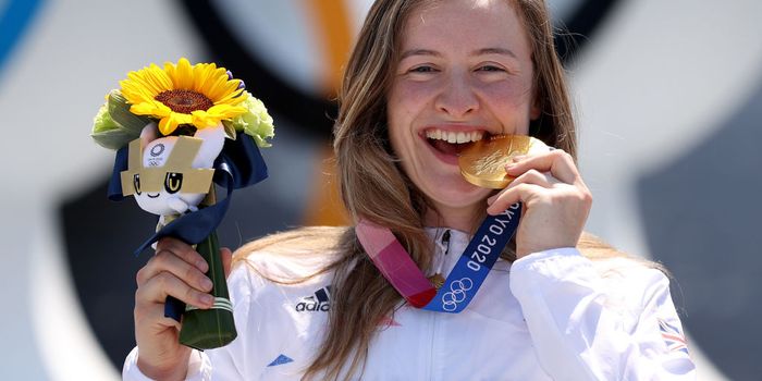 Charlotte Worthington wins gold in first women's freestyle BMX