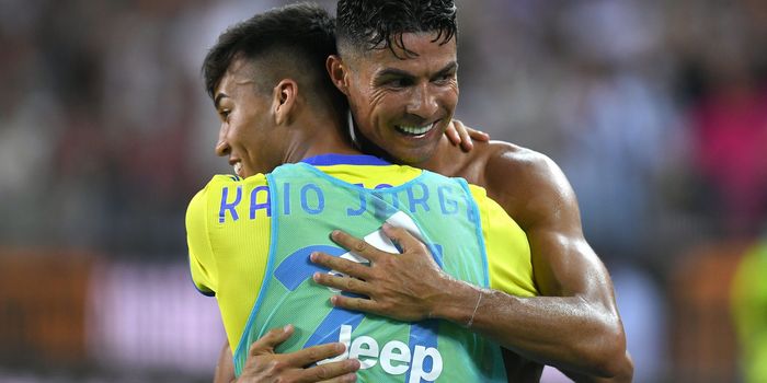 Ronaldo says goodbye to Juve teammates