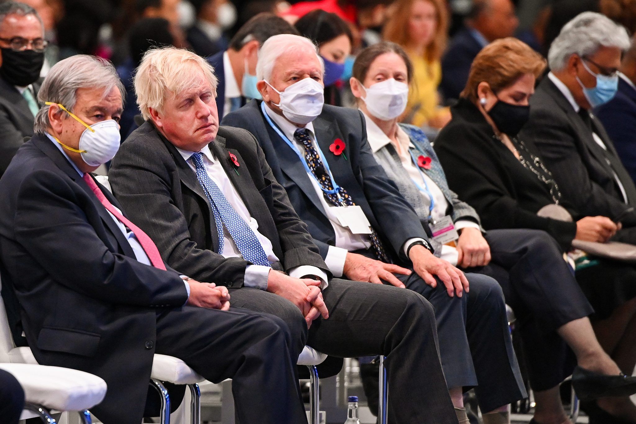 Boris Johnson criticised for not wearing a mask next to Attenborough