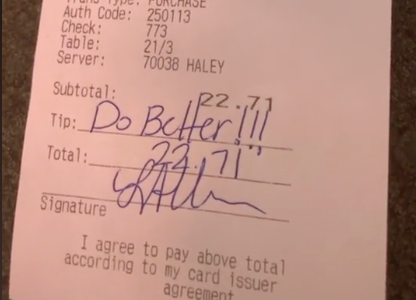 Woman refuses to tip waitress