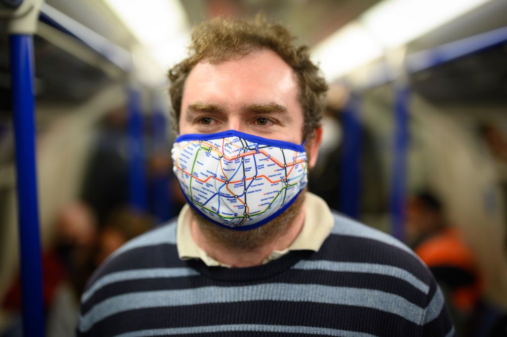 Commuters still have to wear face masks on the tube